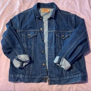 oversized levi’s jean jacket